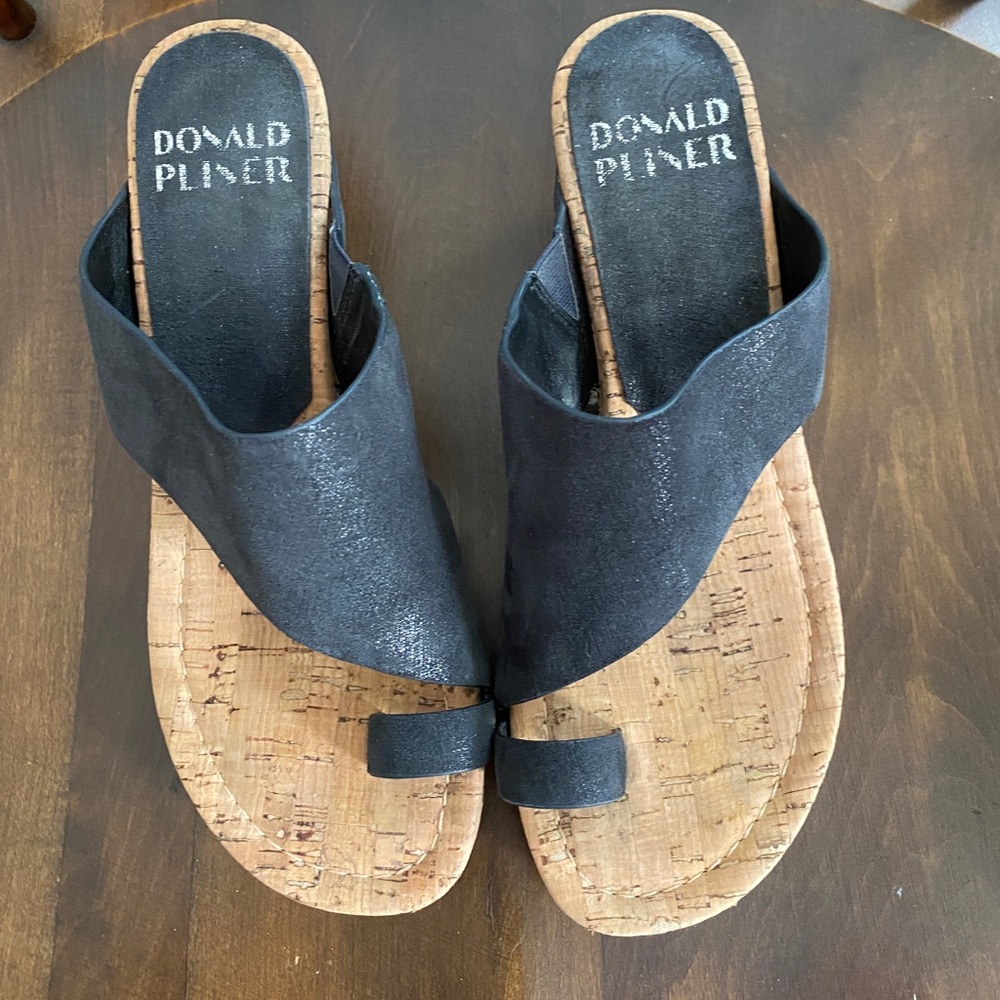 NavyBlue Suede Donald J Plier Gyer Wedge Sandals size 7